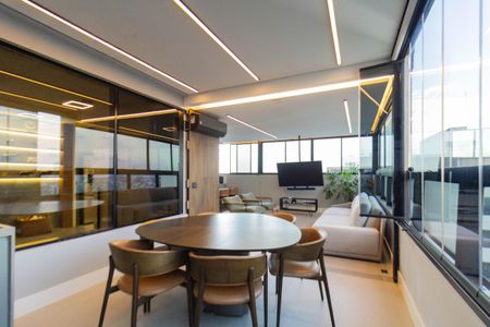 Apartamento à venda com 160m², 3 quartos e 3 vagas Apartamento à venda com 160m², 3 quartos e 3 vagasSala