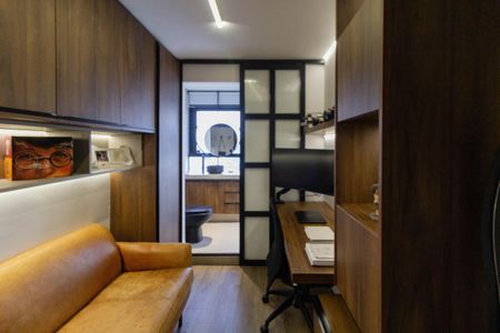 Apartamento à venda com 160m², 3 quartos e 3 vagas Apartamento à venda com 160m², 3 quartos e 3 vagasEscritório