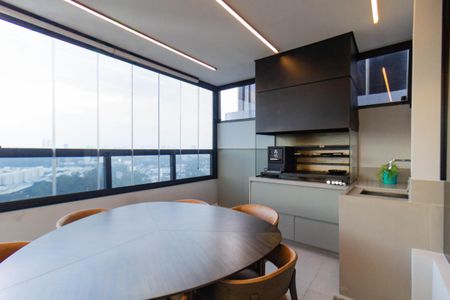 Apartamento à venda com 160m², 3 quartos e 3 vagas Apartamento à venda com 160m², 3 quartos e 3 vagasVaranda gourmet