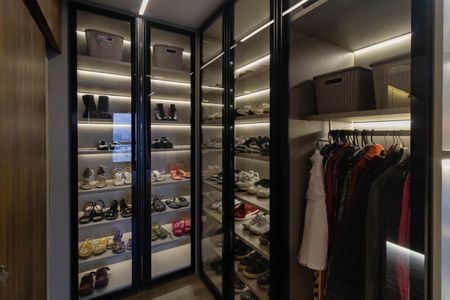 Apartamento à venda com 160m², 3 quartos e 3 vagas Apartamento à venda com 160m², 3 quartos e 3 vagasCloset da suíte