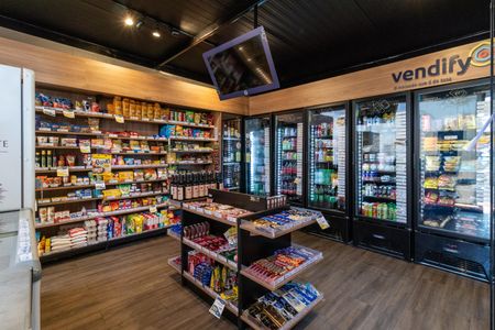 Apartamento à venda com 160m², 3 quartos e 3 vagas Apartamento à venda com 160m², 3 quartos e 3 vagasMercado