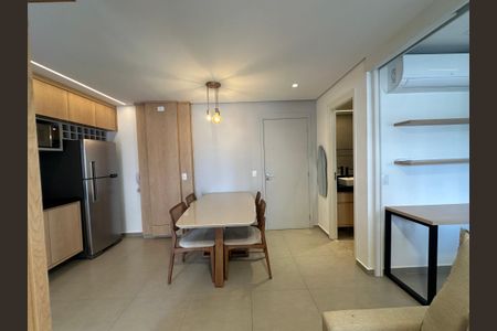 Sala de apartamento para alugar com 1 quarto, 40m² em Dezoito do Forte Empresarial/alphaville., Barueri