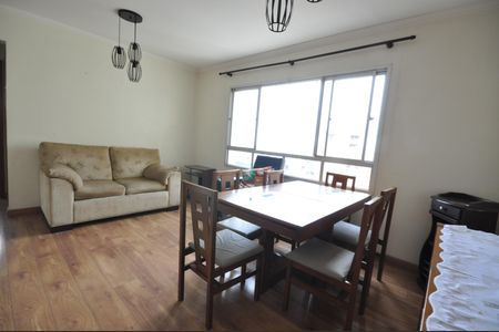 Apartamento à venda com 66m², 2 quartos e 1 vagaSala