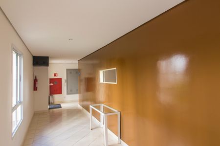 Entrada de apartamento para alugar com 1 quarto, 80m² em Jardim Tupanci, Barueri