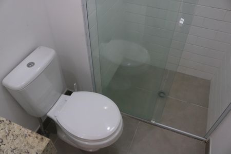 Banheiro de kitnet/studio para alugar com 1 quarto, 30m² em Perdizes, São Paulo