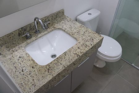 Banheiro de kitnet/studio para alugar com 1 quarto, 30m² em Perdizes, São Paulo