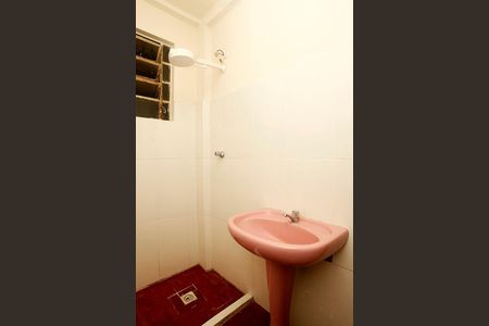 Banheiro de apartamento à venda com 1 quarto, 34m² em Centro Histórico, Porto Alegre