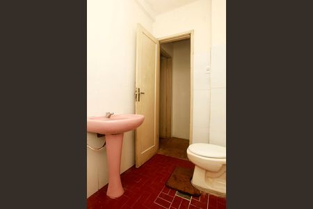 Banheiro de apartamento à venda com 1 quarto, 34m² em Centro Histórico, Porto Alegre