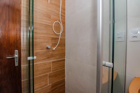 Banheiro de kitnet/studio para alugar com 1 quarto, 35m² em Petrópolis, Porto Alegre