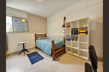 Apartamento à venda com 101m², 3 quartos e 1 vagaQuarto