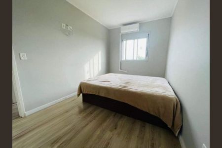 Quarto 2 de apartamento para alugar com 2 quartos, 50m² em Jardim Itu, Porto Alegre