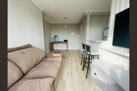Sala  de apartamento para alugar com 2 quartos, 50m² em Jardim Itu, Porto Alegre