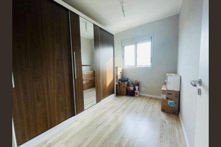 Quarto 1 de apartamento para alugar com 2 quartos, 50m² em Jardim Itu, Porto Alegre
