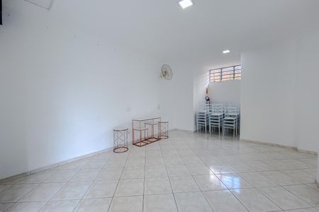Apartamento à venda com 80m², 3 quartos e sem vagaÁrea comum
