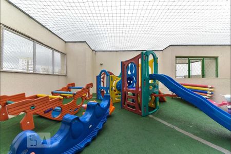 Apartamento à venda com 75m², 3 quartos e 2 vagasÁrea comum - Playground
