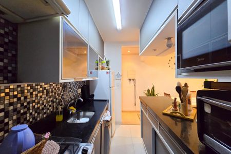 Apartamento à venda com 75m², 3 quartos e 2 vagasCozinha