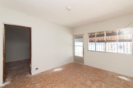 Casa para alugar com 80m², 2 quartos e 3 vagasSala