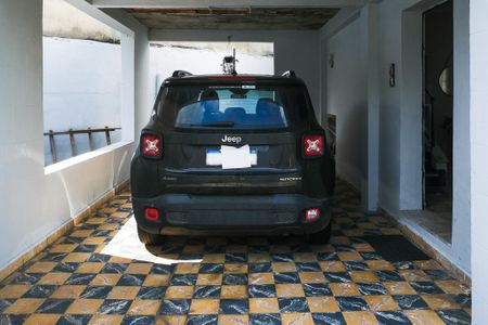 Garagem de casa para alugar com 5 quartos, 197m² em Essolândia, Nova Iguaçu