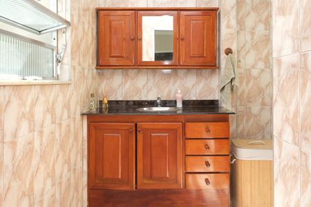 Casa para alugar com 197m², 5 quartos e 3 vagasBanheiro 2