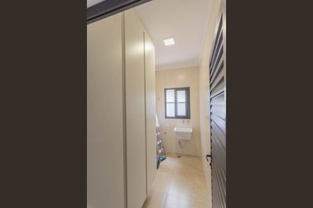 Casa de condomínio para alugar com 170m², 3 quartos e 4 vagasÁrea de Serviço