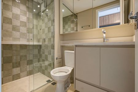 Banheiro de kitnet/studio para alugar com 1 quarto, 24m² em Pinheiros, São Paulo