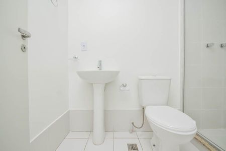 Banheiro 2 de apartamento para alugar com 2 quartos, 63m² em Cavalhada, Porto Alegre