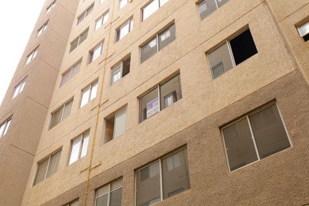 Apartamento para alugar com 42m², 2 quartos e sem vagaPlaca instalada na janela do imóvel (2ºandar) - Código da placa: YIXW-1182