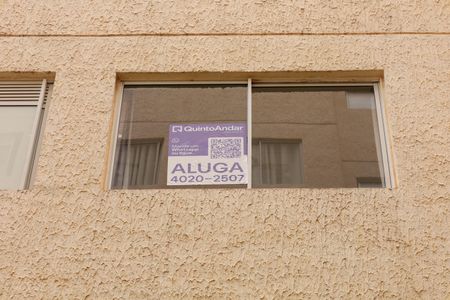 Apartamento para alugar com 42m², 2 quartos e sem vagaPlaca instalada na janela do imóvel (2ºandar) - Código da placa: YIXW-1182