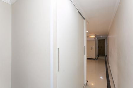 Apartamento para alugar com 75m², 3 quartos e 1 vagaCorredor 