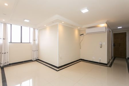 Apartamento para alugar com 75m², 3 quartos e 1 vagaSala