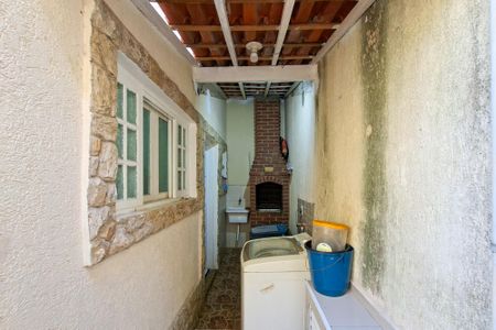 Casa para alugar com 112m², 2 quartos e 2 vagasQuintal