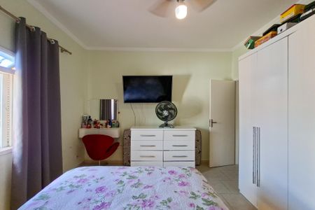 Casa para alugar com 112m², 2 quartos e 2 vagasQuarto 1