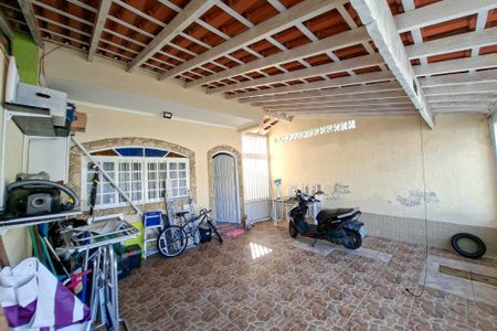 Casa para alugar com 112m², 2 quartos e 2 vagas Casa para alugar com 112m², 2 quartos e 2 vagasGaragem