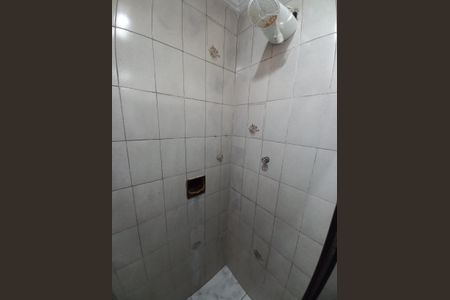 Banheiro de apartamento para alugar com 1 quarto, 15m² em Itararé, São Vicente