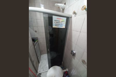 Banheiro de apartamento para alugar com 1 quarto, 15m² em Itararé, São Vicente