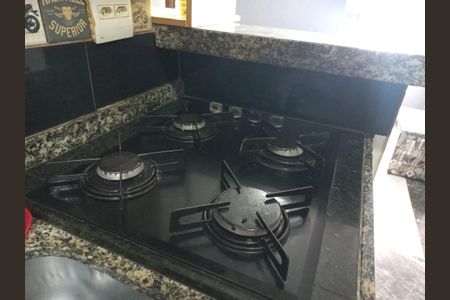 Cozinha de apartamento para alugar com 1 quarto, 15m² em Itararé, São Vicente