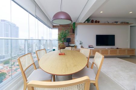 Apartamento para alugar com 103m², 2 quartos e 2 vagas Apartamento para alugar com 103m², 2 quartos e 2 vagasSala