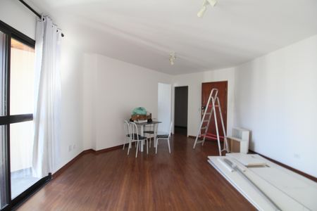 Sala de apartamento para alugar com 2 quartos, 90m² em Chácara Agrindus, Taboão da Serra
