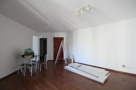 Sala de apartamento para alugar com 2 quartos, 90m² em Chácara Agrindus, Taboão da Serra