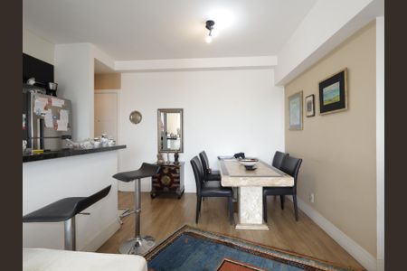 Sala de apartamento à venda com 2 quartos, 64m² em Vila Suzana, São Paulo