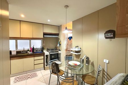 Apartamento para alugar com 185m², 3 quartos e 1 vaga