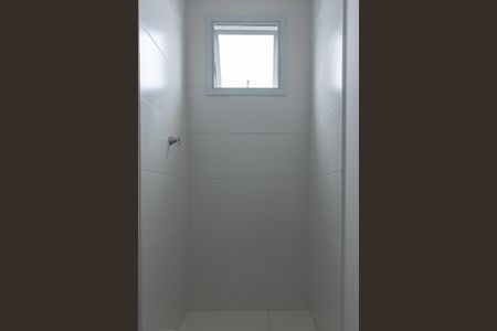 Banheiro de apartamento para alugar com 1 quarto, 27m² em Pinheiros, São Paulo