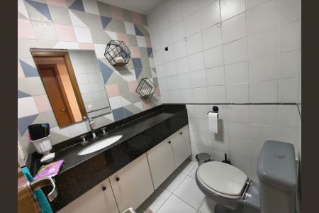 Apartamento à venda com 82m², 2 quartos e 1 vagaBanheiro Social