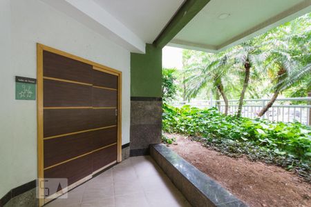 Apartamento à venda com 82m², 2 quartos e 1 vagaÁrea externa