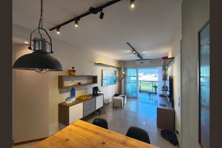 Sala de apartamento à venda com 2 quartos, 82m² em Barra Olímpica, Rio de Janeiro