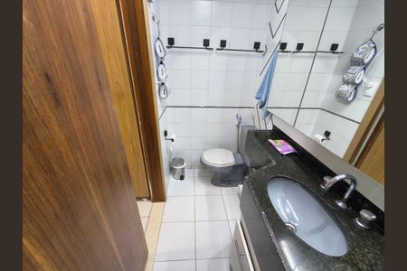 Apartamento à venda com 82m², 2 quartos e 1 vagaBanheiro Suite 2