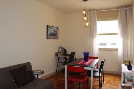 Apartamento para alugar com 2 quartos, 90m² em República, São Paulo