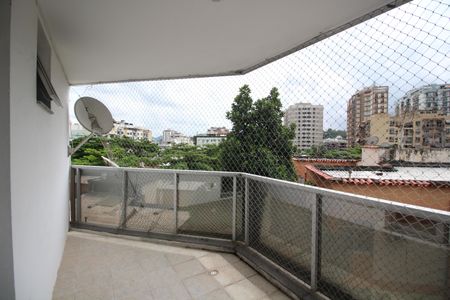 Apartamento para alugar com 98m², 2 quartos e 2 vagasQuarto 2 - Varanda