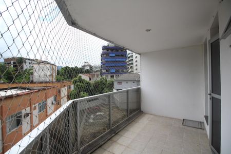 Apartamento para alugar com 98m², 2 quartos e 2 vagasQuarto 2 - Varanda