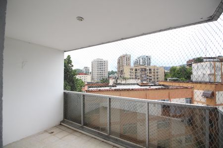 Apartamento para alugar com 98m², 2 quartos e 2 vagasQuarto 1 - Varanda